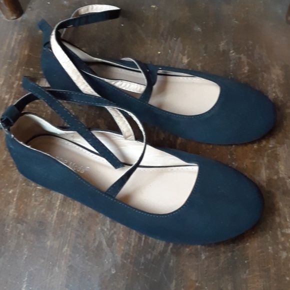 Ballet styled, flats - Picture 1 of 3